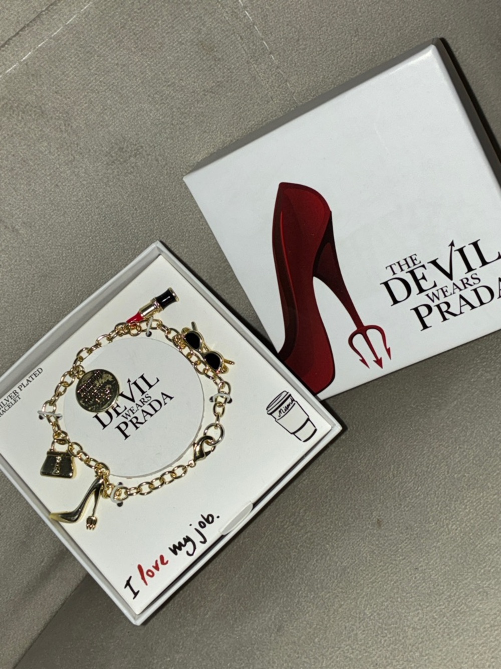 24HR DROP ⬇️ The devil wears Prada charm bracelet - Picture 6 of 9